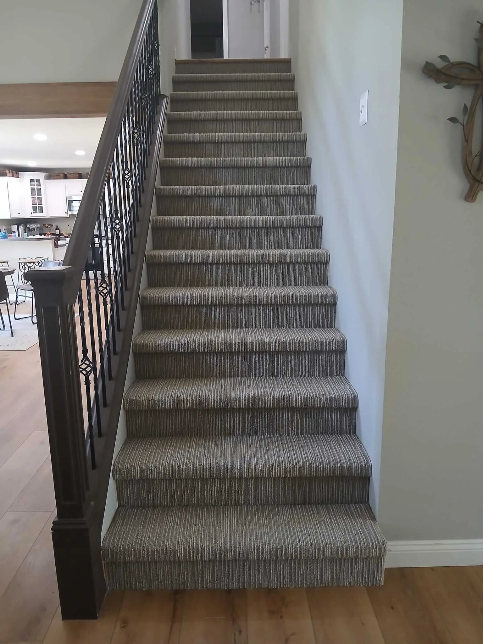 Barker-86042-Tuftex-Chase-in-Stampede-on-Steps-2024-Image-1