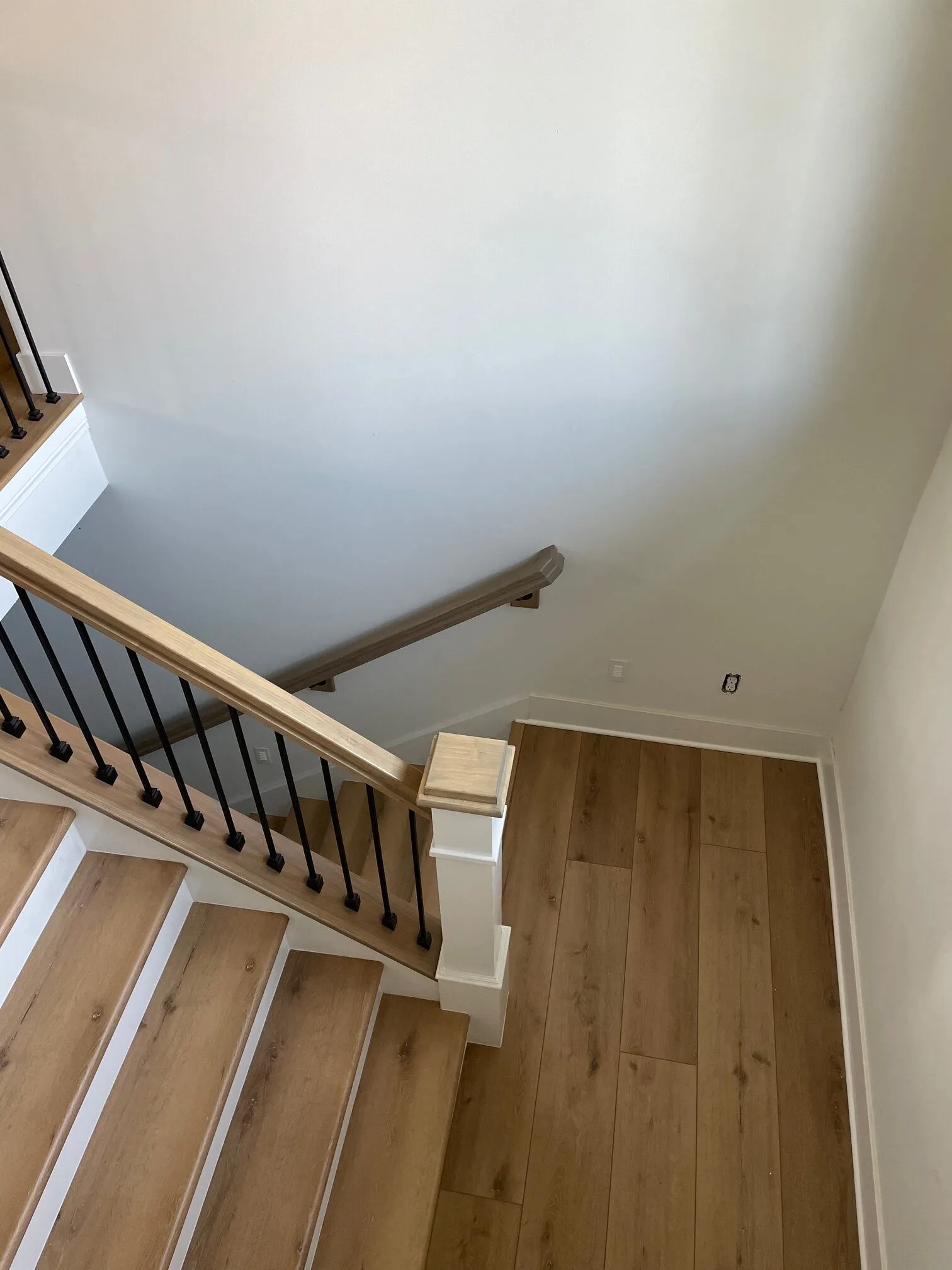 Ceretto-Steps-Cairo-Oak-3-rotated