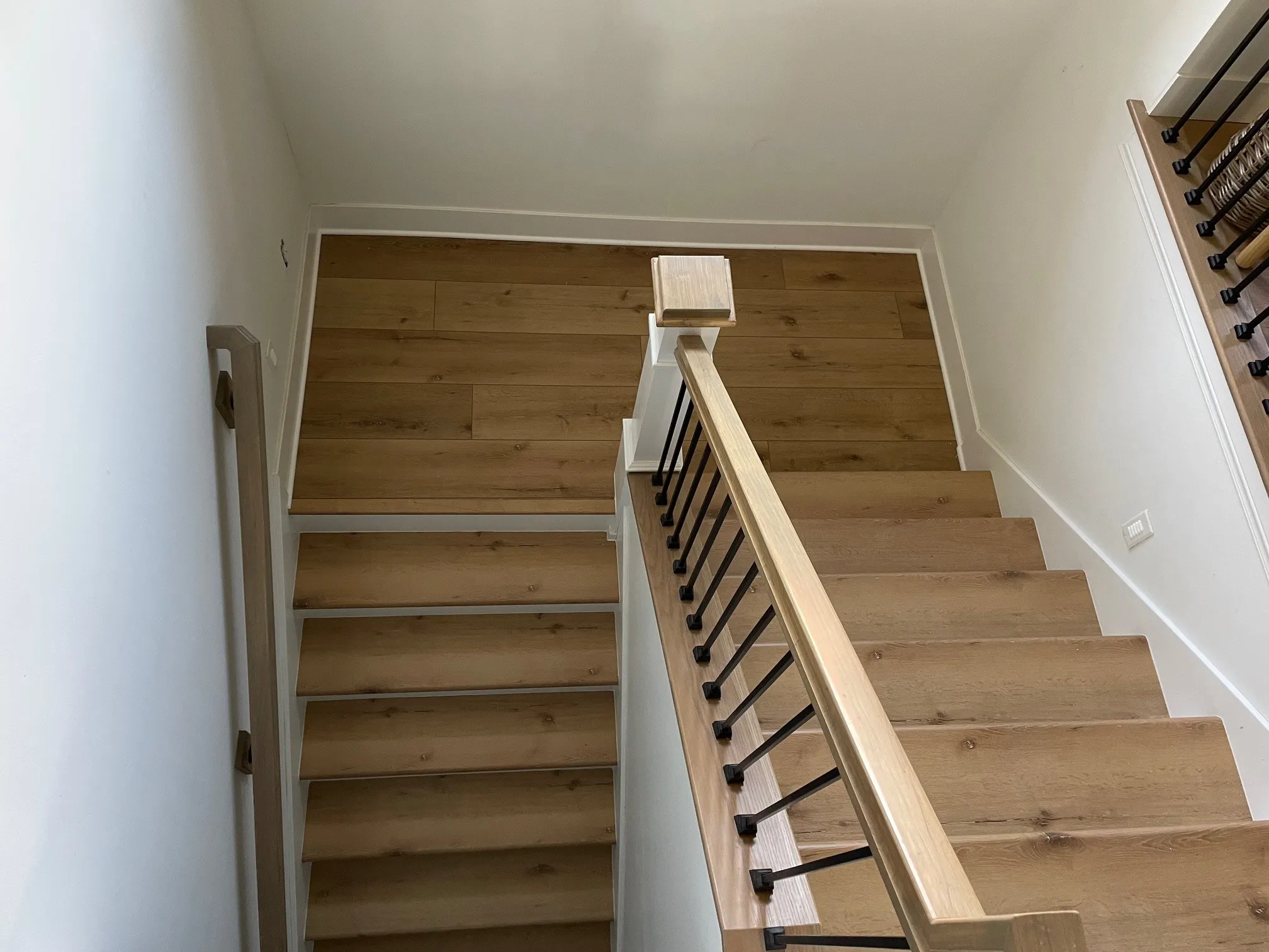 Ceretto-Steps-Cairo-Oak